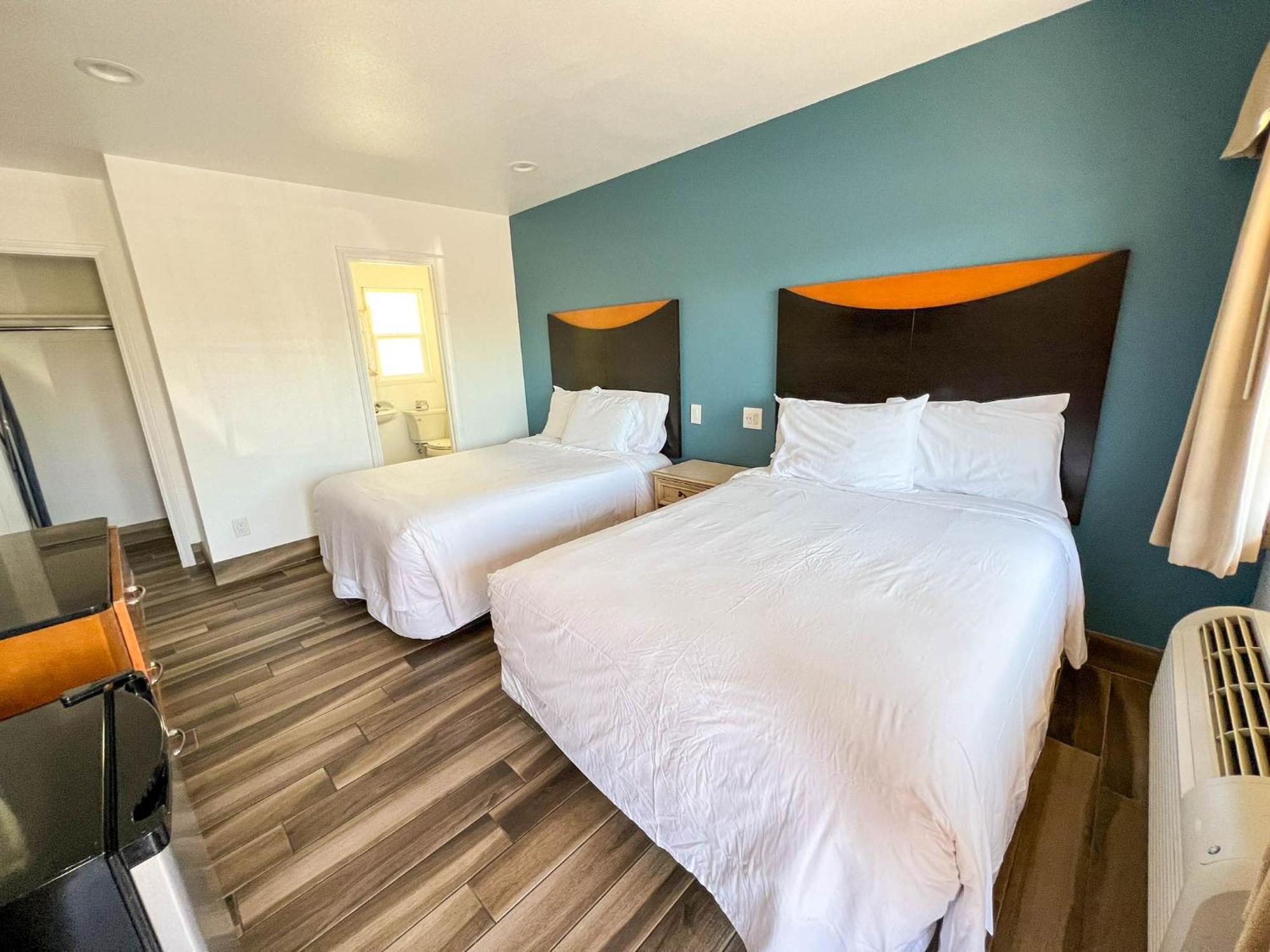 Town And Country Inn Santa Barbara Extérieur photo