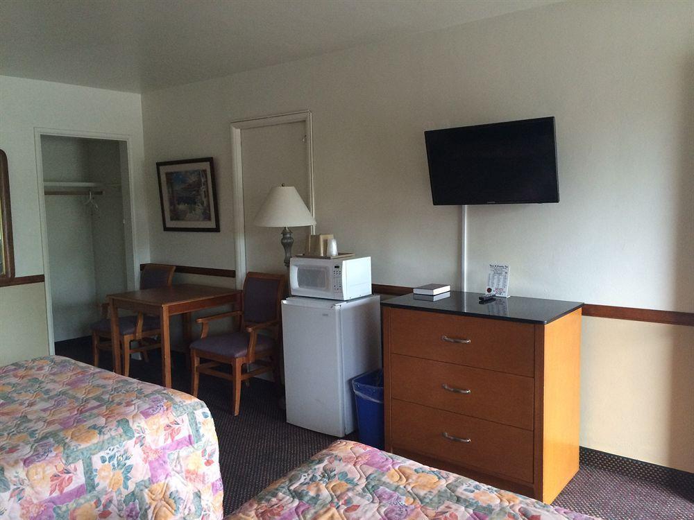 Town And Country Inn Santa Barbara Extérieur photo